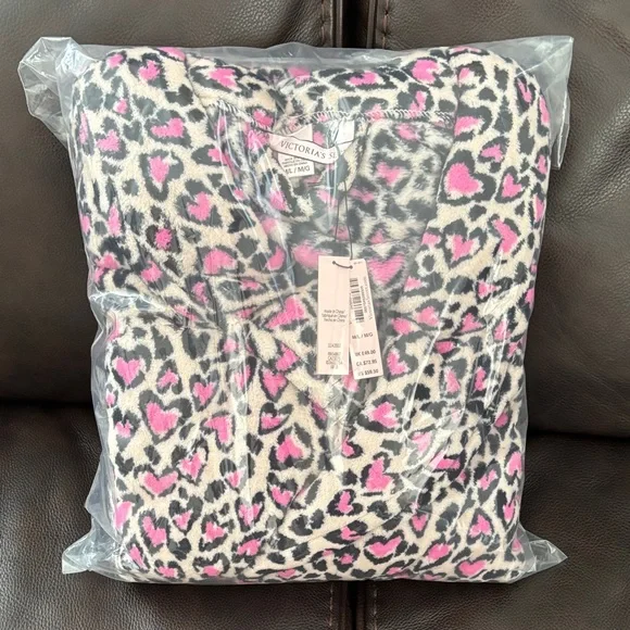 Victoria's Secret Pink and Black Leopard Print Robe - Picture 1 of 4